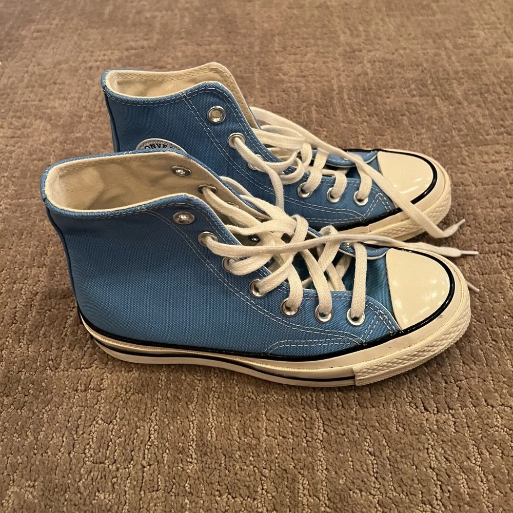 Blue converse - Picture 3 of 6